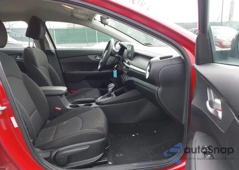 2021 Kia Forte Lxs z USA, uszkodzony, nr VIN 3KPF24AD4ME351729